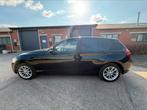 BMW 1 SERIE 116i ✅BENZINE CARANTIE DISTRIBUTIE NIEUW, 100 kW, Euro 5, 4 cilinders, Zwart