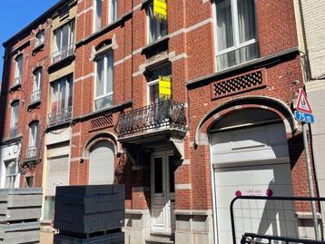 Maison à vendre à Charleroi, 5 chambres beschikbaar voor biedingen