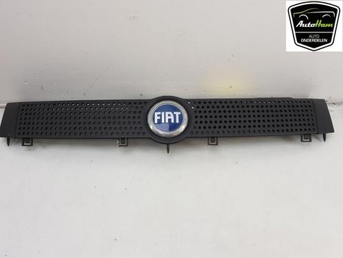 GRILLE Fiat Panda (169) (01-2003/08-2013), Auto-onderdelen, Carrosserie, Fiat, Gebruikt