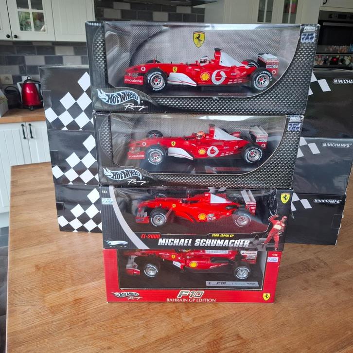 4 x 1/18 Hot Wheels Ferrari F1 Models, Hobby en Vrije tijd, Modelauto's | 1:18, Nieuw, Auto, Hot Wheels, Ophalen of Verzenden