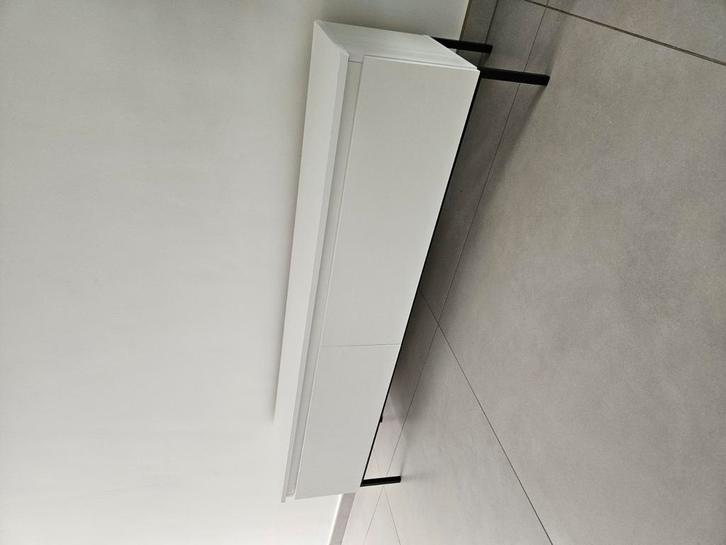 Tv-meubel van Amazon op Ikea, Huis en Inrichting, Woonaccessoires | Wandplanken en Boekenplanken, Nieuw, Ophalen