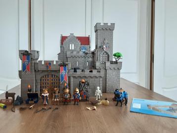 PlayMobil château du roi des chevaliers du lion - complet