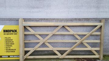 portails, clôtures de toutes tailles sur un bâton