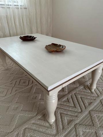 Salontafel beschikbaar voor biedingen