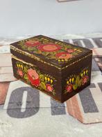 Antiek vintage sieradendoos hout gelakte doos Kashmir India, Ophalen of Verzenden