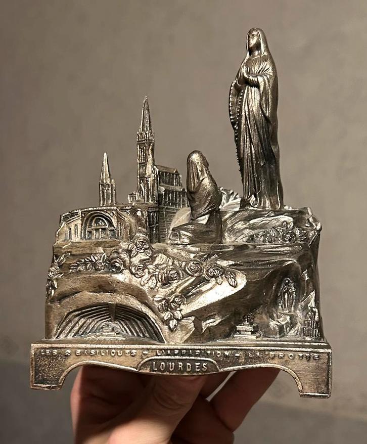 vintage muziekdoos pelgrimstocht naar Lourdes, Antiek en Kunst, Antiek | Overige Antiek, Ophalen of Verzenden