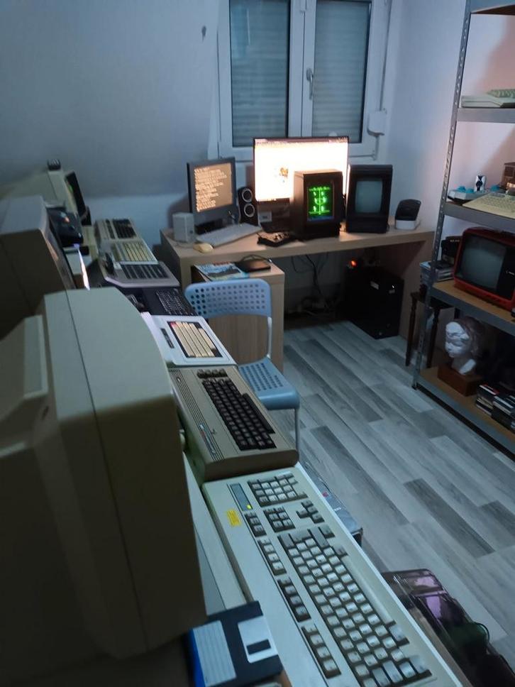 Techneut gezocht voor werkjes aan retro computers. POTK., Computers en Software, Vintage Computers, Ophalen of Verzenden