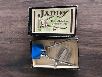 Vintage handmatige tondeuses in originele verpakking beschikbaar voor biedingen