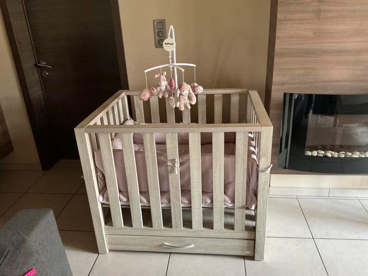 Babypark TWF met baby’s only bekleding en Nattou accessoires, Kinderen en Baby's, Babyparken, Zo goed als nieuw, Boxkleed, Lade