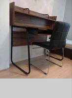Mooie bureau met stoel, Huis en Inrichting, Bureaus, Zo goed als nieuw, Ophalen, Bureau