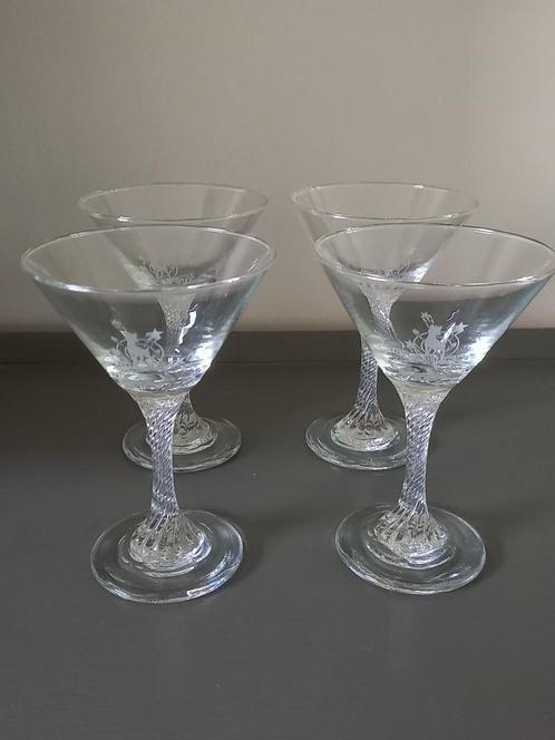 Vintage Babycham martini glazen met gedraaide voet en hertje, Antiquités & Art, Antiquités | Verre & Cristal, Enlèvement