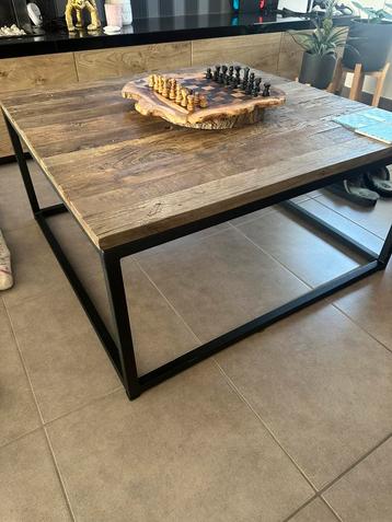 Salontafel industrieel als nieuw!  beschikbaar voor biedingen