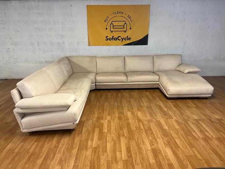 Luxe Natuzzi U-vormige zetel in alcantara – SofaCycle, Huis en Inrichting, Zetels | Voetbanken en poefs, Zo goed als nieuw, Stof