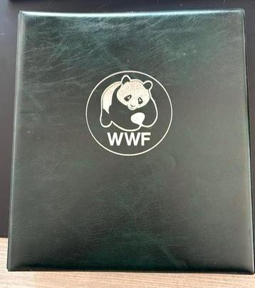 WWF boek met postzegels beschikbaar voor biedingen