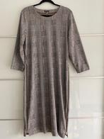 Jurk Caroline Biss - Mt 44, Kleding | Dames, Maat 42/44 (L), Ophalen of Verzenden, Zo goed als nieuw, Grijs