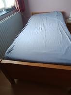 1 persoons bed met lattenbodem en matras, Huis en Inrichting, Slaapkamer | Bedden, Gebruikt, Eenpersoons, Bruin, Hout