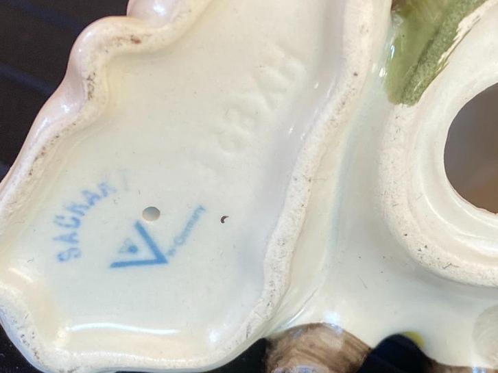 Vintage gemerkt porseleinen HUMMEL beeldje dd 1960, Antiek en Kunst, Antiek | Porselein, Ophalen