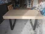 Table en bois clair pieds noirs, Maison & Meubles, Tables | Tables à manger, Enlèvement