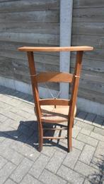 oude stoel met rietzitting, Ophalen