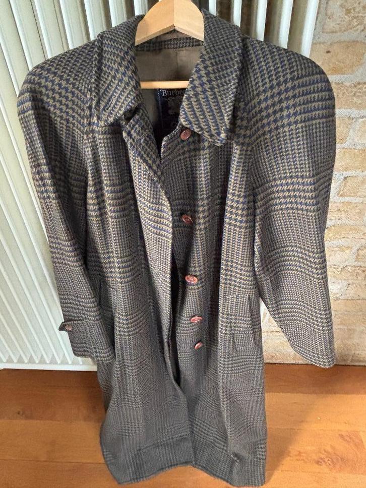 Klassieke lange winterjas Burberrys, Kleding | Dames, Jassen | Winter, Zo goed als nieuw, Maat 38/40 (M), Bruin, Ophalen