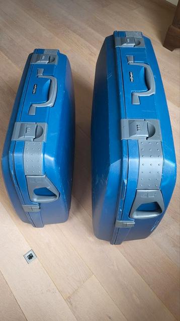 2 reiskoffers beschikbaar voor biedingen