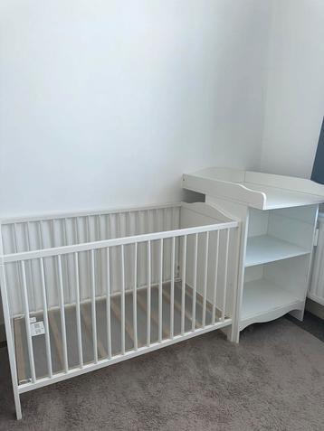 Lit bébé + table à langer, Kinderen en Baby's, Babywiegjes en Ledikanten, Ophalen, Zo goed als nieuw, Ledikant
