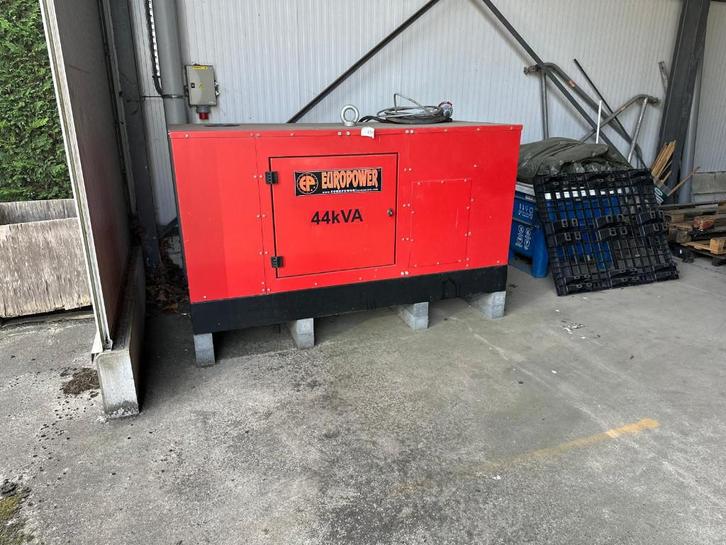 Europower EPS44TDE Noodstroom 44KVA, Bricolage & Construction, Générateurs, Comme neuf, Huile diesel, 30 kVA ou plus, Démarrage électrique
