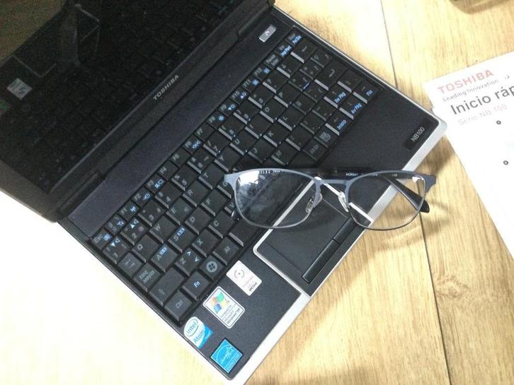 Zeer kleine computer Toshiba NB100 (2009), Computers en Software, Windows Laptops, Ophalen
