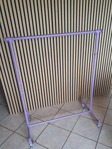 Tringle / portant à vêtements professionnel beschikbaar voor biedingen