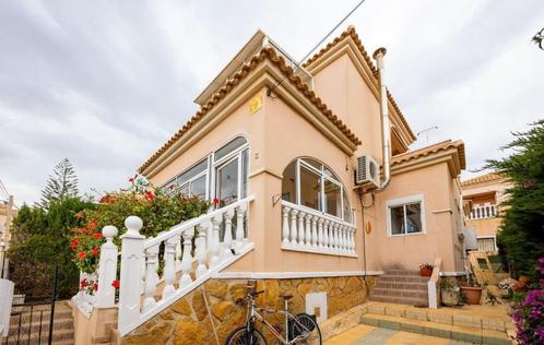 Mediterrane villa met gemeenschappelijk zwembad Villamartin, Immo, Buitenland, Spanje, Woonhuis, Overige