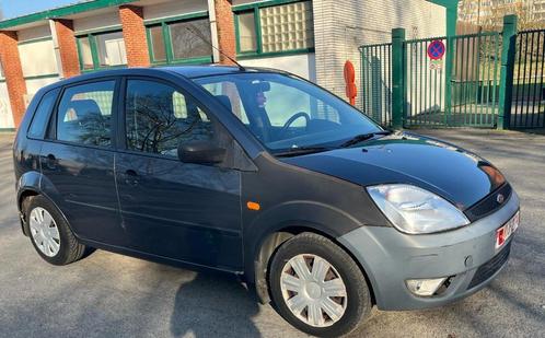 Ford Fiesta • 2005 • BENZINE (106.000km) • ACHTERUITKIJKSENS, Auto's, Ford, Particulier, Fiësta, Airbags, Alarm, Radio, Benzine
