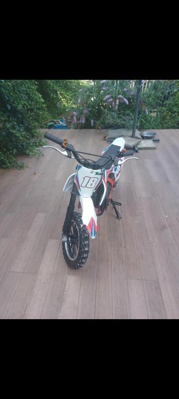 Moto enfant 50 cc , petite réparation a faire