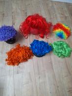 6 carnaval pruiken. Reeds gebruikt in kleuterklas, Ophalen
