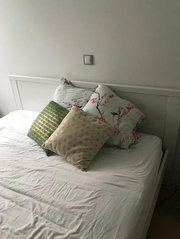 Ikea bed Brusela + opbergladen beschikbaar voor biedingen