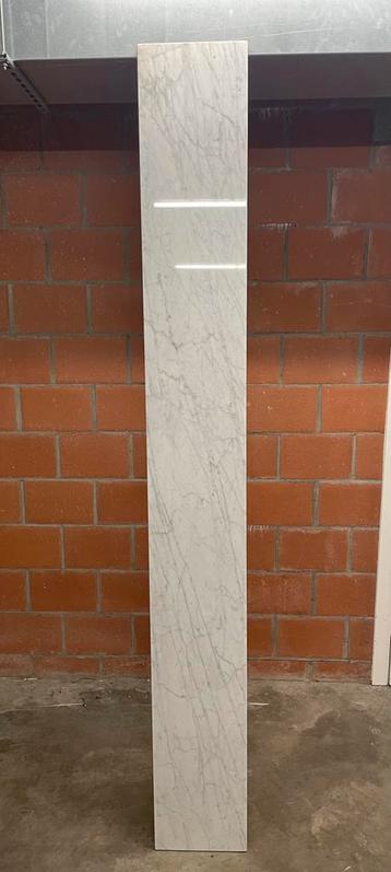 Witte "Carrara" Marmeren plaat 228 cm x 28 cm NIEUW, Enlèvement, Neuf, 20 à 50 mm