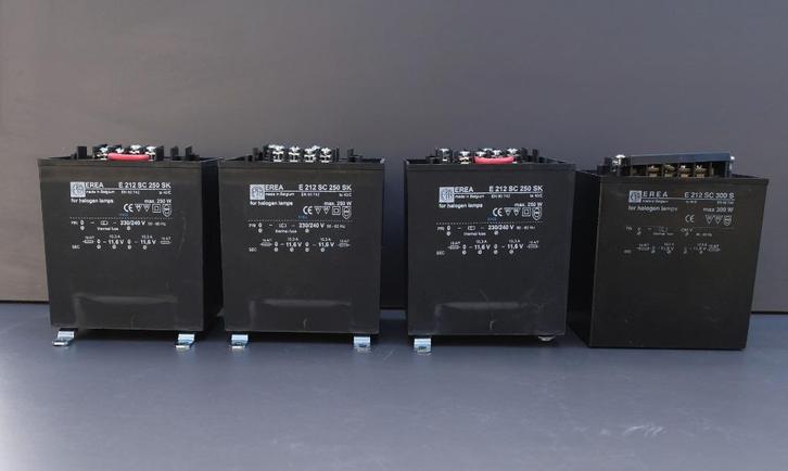 transformatoren 230/240v -11,6v diverse stroomsterktes, Doe-het-zelf en Bouw, Elektriciteit en Kabels, Zo goed als nieuw, Ophalen