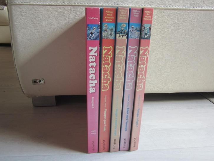 Natacha - Intégrales 1 ==> 5 en E.O., Boeken, Stripverhalen, Zo goed als nieuw, Complete serie of reeks, Ophalen of Verzenden