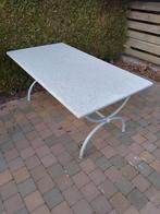 Granieten tafel, Ophalen