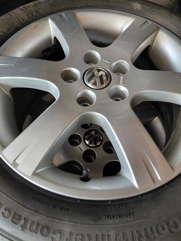 16 inch Winterbanden VW Golf met originele velgen  beschikbaar voor biedingen