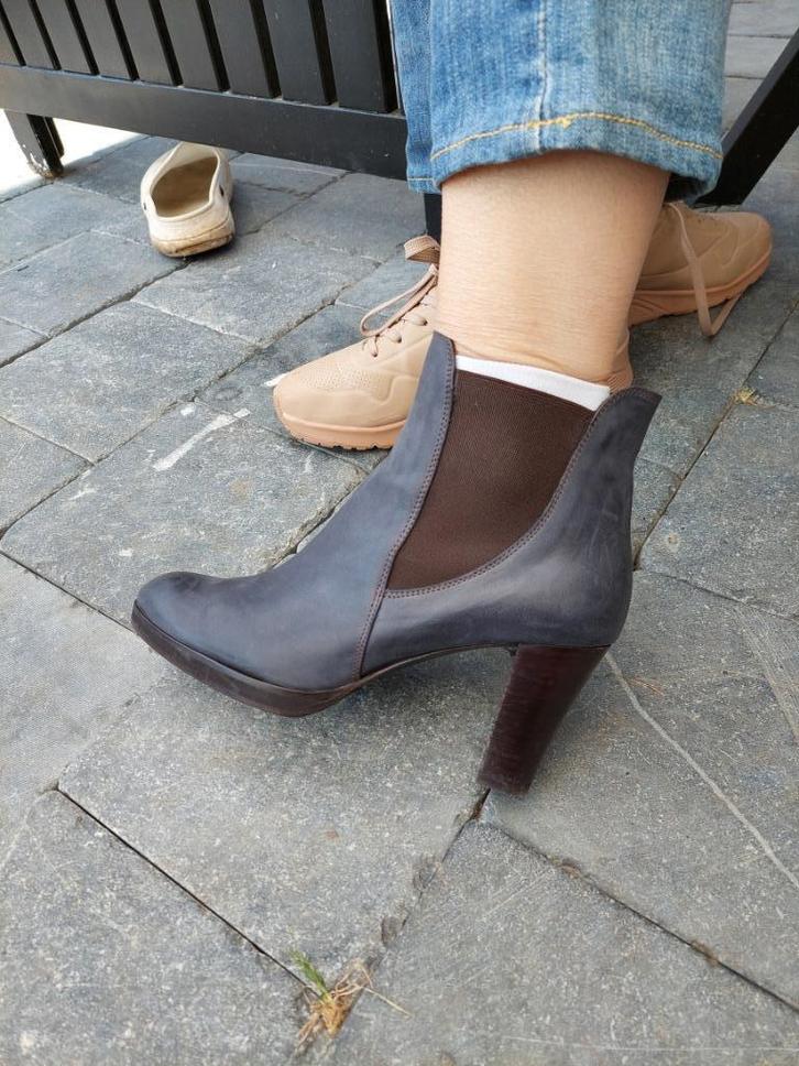 Vero Cuoio laarzen met bruine hak maat 40 enkellaarzen, Kleding | Dames, Schoenen, Gedragen, Lage of Enkellaarzen, Bruin, Ophalen of Verzenden