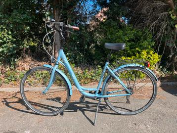 Damesfiets In Goede Staat beschikbaar voor biedingen