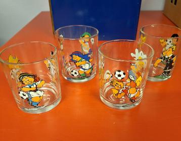 19 Kleine glaasjes beschikbaar voor biedingen