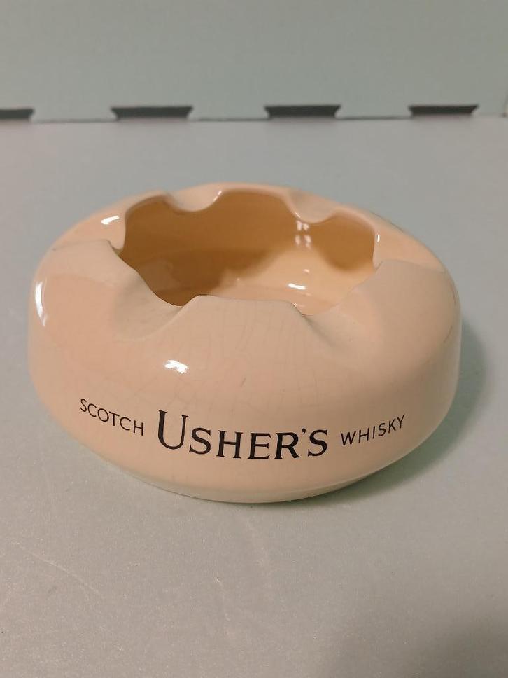 Oude ronde asbak van SCOTCH USHER'S WHISKY in perfecte staat, Verzamelen, Rookartikelen, Aanstekers en Luciferdoosjes, Zo goed als nieuw