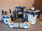 Playmobil politiekazerne + celwagen + aanhangwagen met paard, Kinderen en Baby's, Speelgoed | Playmobil, Ophalen, Zo goed als nieuw