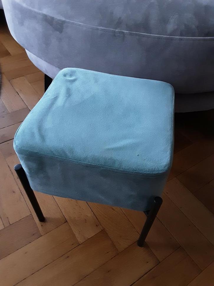 Schattig voetbankje  ! Moet weg opruiming, Huis en Inrichting, Zetels | Voetbanken en poefs, Zo goed als nieuw, Ophalen