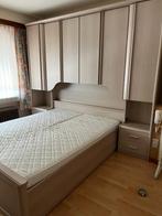Bed met bovenbouw, Ophalen, Gebruikt, Beige, Tweepersoons