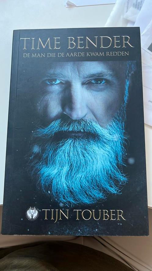 Tijn Touber - Time Bender, Boeken, Literatuur, Zo goed als nieuw, Ophalen of Verzenden