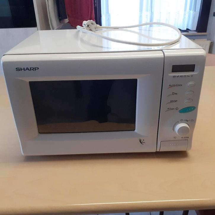 Four à micro-ondes autoportant, à l'état neuf., Electroménager, Micro-ondes, Comme neuf, Autoportant, Plaque tournante, Enlèvement ou Envoi