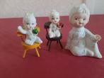 3 schattige vintage beeldjes – kindjes op stoeltjes, Ophalen of Verzenden, Zo goed als nieuw