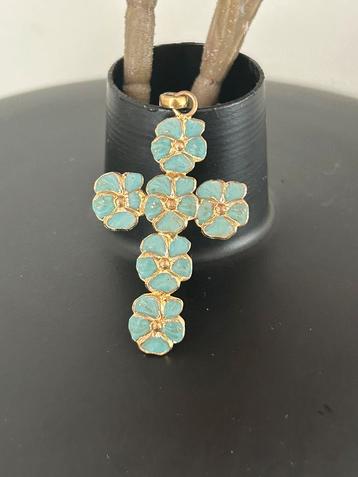 Joli croix pendentif ancien vintage 